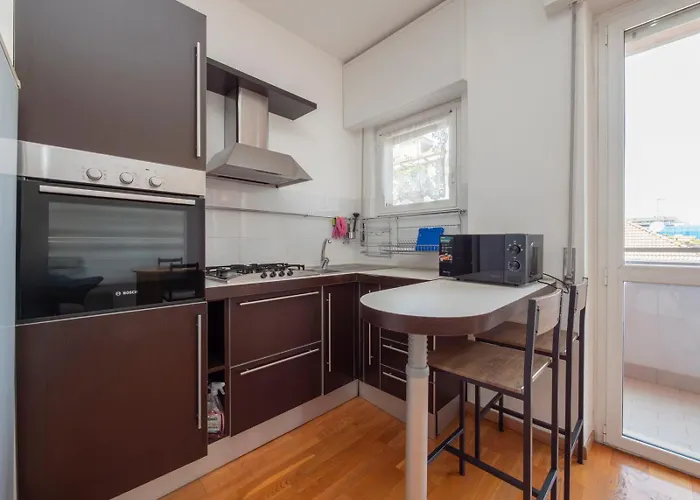 I-host - Martini 22 * 밀라노